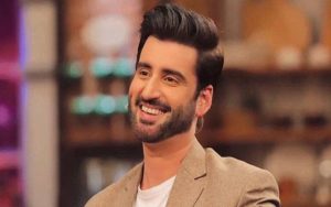 آغا علی ایکشن سین کی شوٹنگ کے دوران زخمی، انسٹاگرام پر مداحوں کو اطلاع