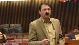 عوام پر پیٹرول بم گرا دیا گیا، بتایا جائے قیمتیں کس بنیاد پر بڑھیں؟ جنید اکبر کا قومی اسمبلی میں سخت احتجاج