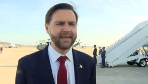 جے ڈی وینس پاکستان روانہ، ایران-امریکا مذاکرات کل اسلام آباد میں