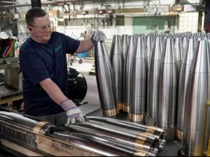 امریکا میں جنگی تیاری تیز، کار ساز کمپنیاں اسلحہ سازی میں شامل ہونے کی تیاری