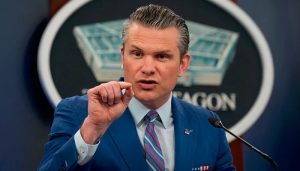 ایران کے پاس مذاکرات کا آخری موقع، ایٹمی پروگرام ترک کرنا ہوگا: امریکی وزیرِ جنگ