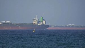 آبنائے ہرمز: ناکہ بندی کے دعوؤں کے باوجود تجارتی سرگرمیاں جاری