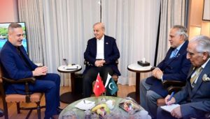سرخی: شہباز شریف کی ترک وزیر خارجہ سے ملاقات، انطالیہ ڈپلومیسی فورم میں شرکت آج متوقع