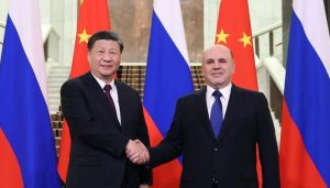 بیجنگ میں چین، روس وزرائے خارجہ کی ملاقات: عالمی چیلنجز اور امریکا-ایران تنازع پر تبادلۂ خیال