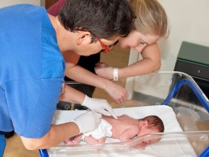 ڈنمارک نے ماں سے بچے میں ایچ آئی وی منتقلی کا خاتمہ کر کے تاریخ رقم کر دی