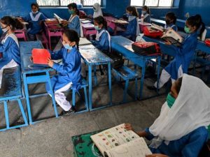 پنجاب کے سرکاری سکولوں میں 17 لاکھ طلبا کے ب فارم ریکارڈ میں خامیاں، محکمہ تعلیم کا ہنگامی ایکشن