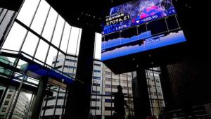 پاکستان اسٹاک ایکسچینج میں اتار چڑھاؤ، 100 انڈیکس میں نمایاں کمی کے بعد جزوی بہتری