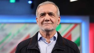 سرخی: ایرانی صدر نے ساڑھے 4 ہزار سال پرانے درخت کی تصویر شیئر کردی