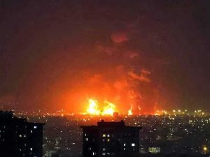 ایران: بندر عباس اور سیریک کے قریب دھماکوں جیسی آوازیں، آبنائے ہرمز میں مشتبہ ٹینکر روکنے کا دعویٰ