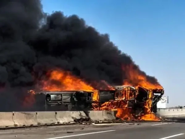 عراق میں مسافر بس حادثہ، 21 افراد جاں بحق، 19 زخمی