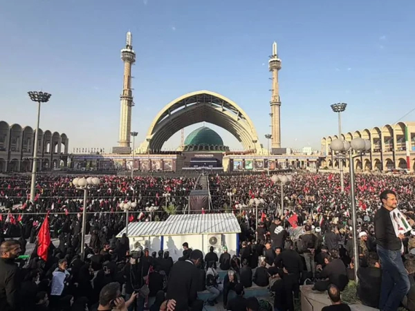 سابق ایرانی سپریم لیڈر سید علی خامنہ ای کی آخری رسومات، تہران میں تاریخی جنازہ جلوس آج نکالا جائے گا